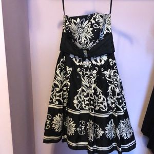 White Hose Black Market strapless dress